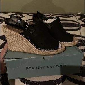 TOMS Size 8 Monica-Black Oxford